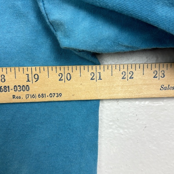 Vtg The Mountain Blue Tie Dye T Shirt Indigenous Woman Wolfs S Dakota MEDIUM USA - Picture 8 of 12